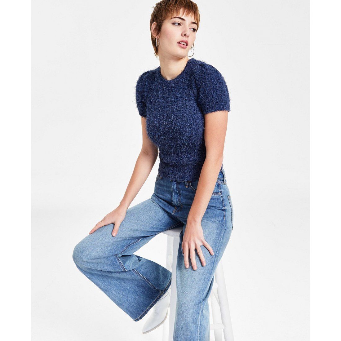 Guess - Pull à manches courtes 'Usami Boucle Short-Sleeve Sweater' pour Femmes