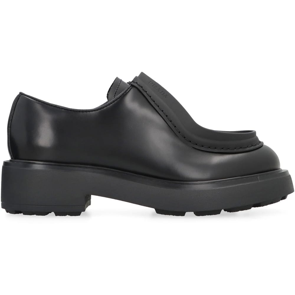 Prada - Chaussures à lacets pour Femmes
