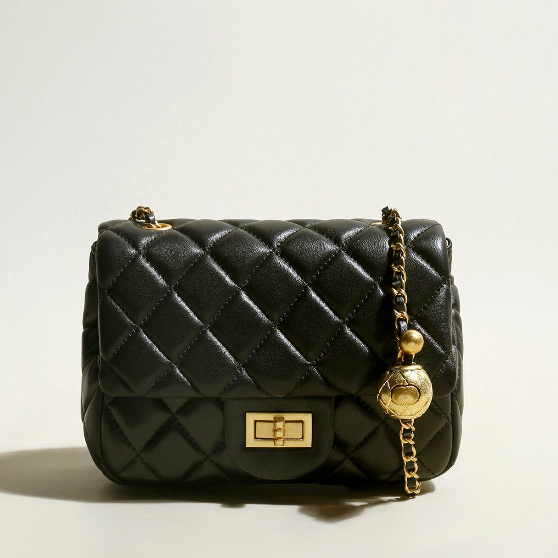Cilela - Sac à bandoulière 'Quilted Golden Ball Leather Chain Straps' pour Femmes