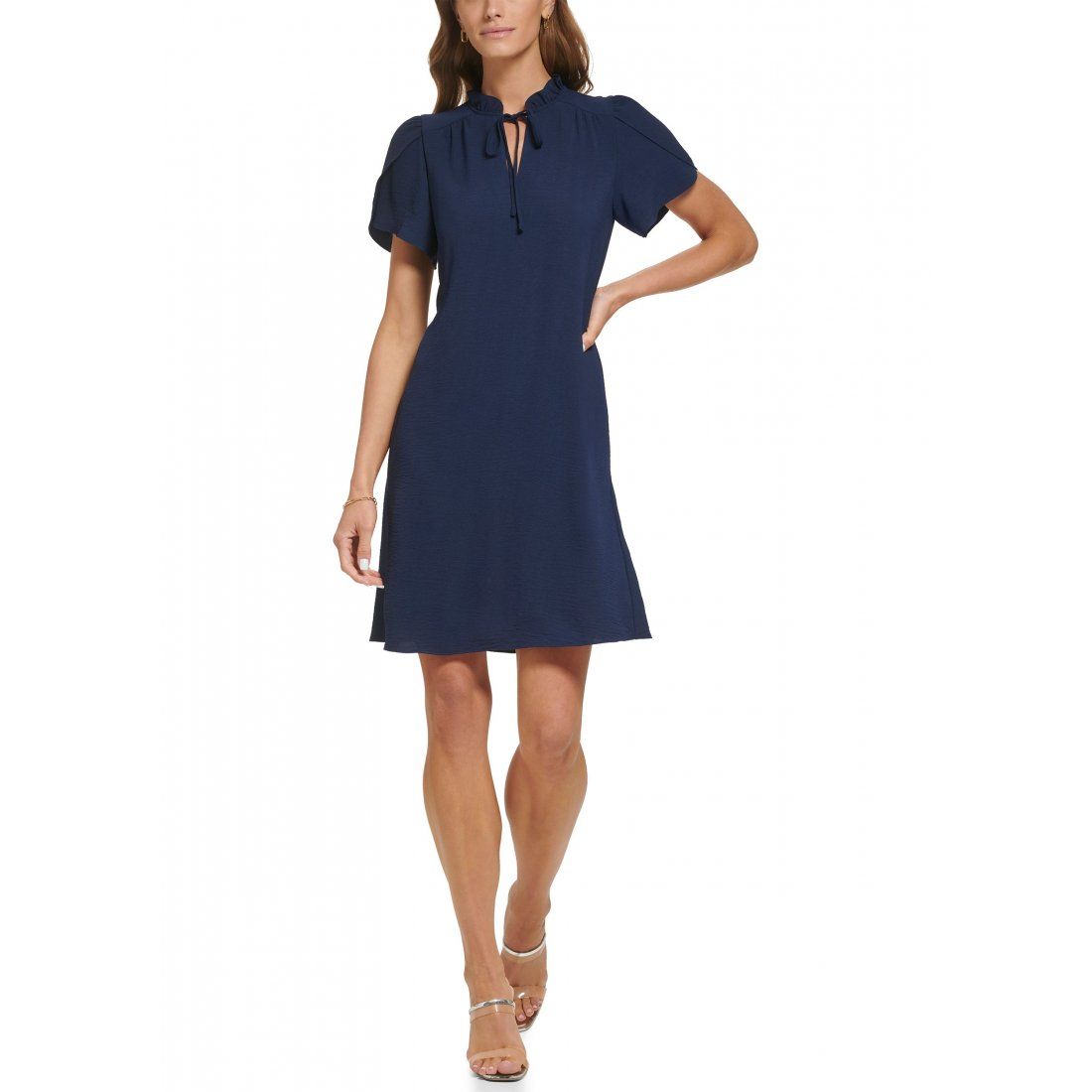 Dkny - Robe droite 'Short Sleeve Ruffle Neck Solid Chiffon' pour Femmes